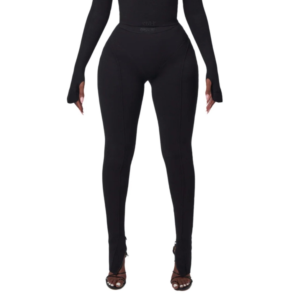 YAGI WRLD - Vaos Leggings - Black